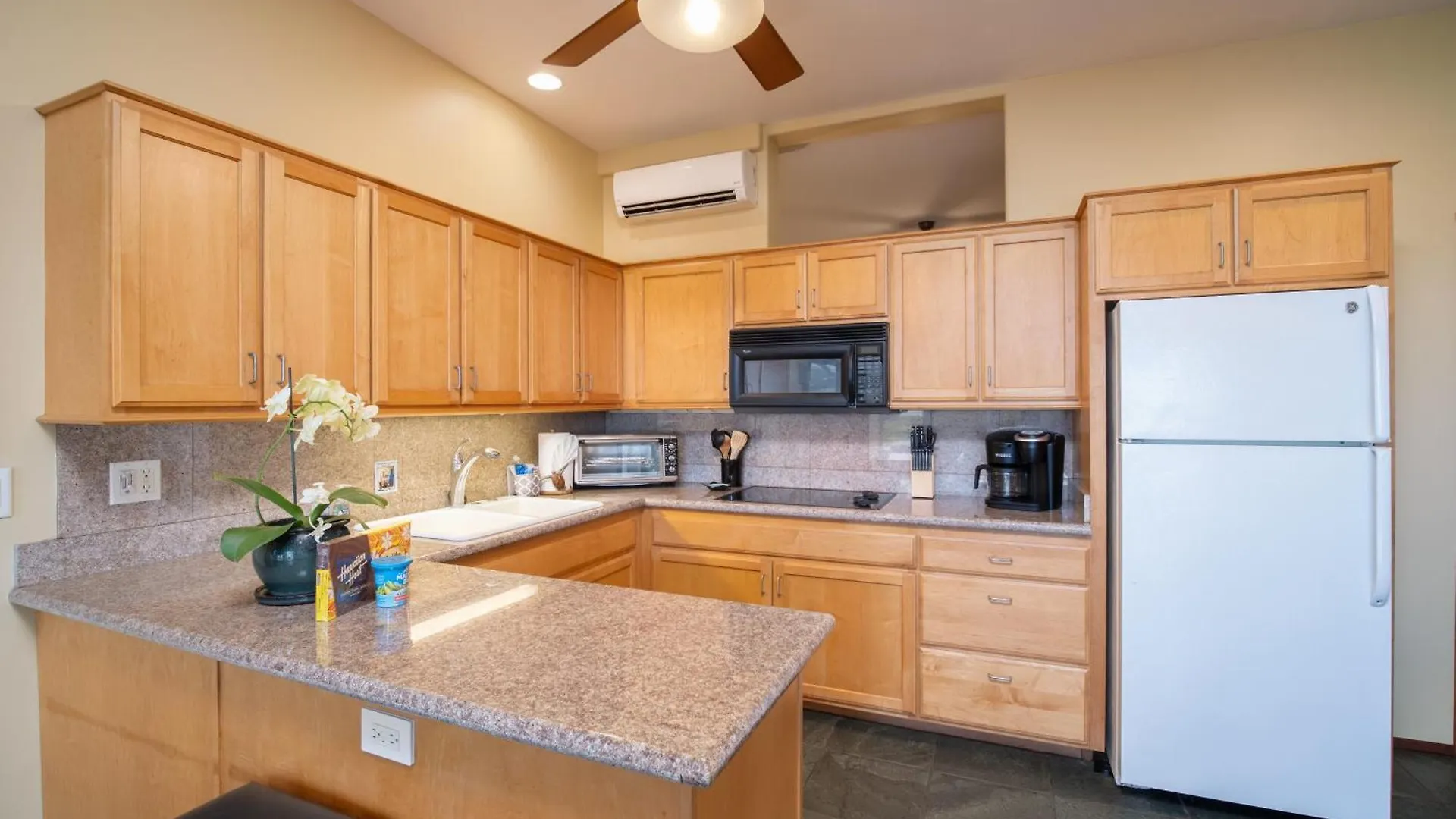 Aloha Aku Bamboo2 Suite - A Serene Retreat By The Shore Kihei